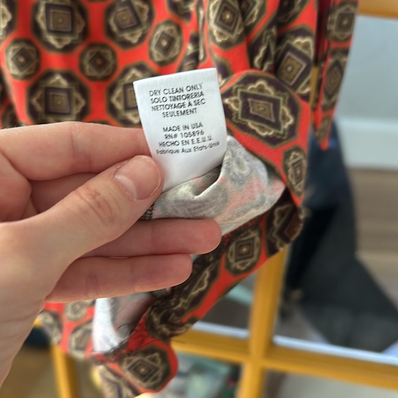 Worth size 2 tie wrap dress! Lightweight and great condition - Picture 5 of 6